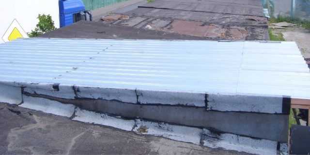 Чем перекрыть крышу гаража своими руками?