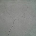 Почему трескается бетон после заливки?