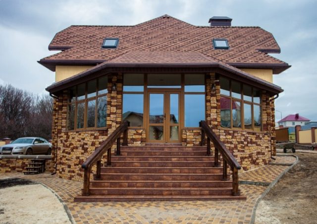 Ступеньки для крыльца: фото, размеры, устройство и виды