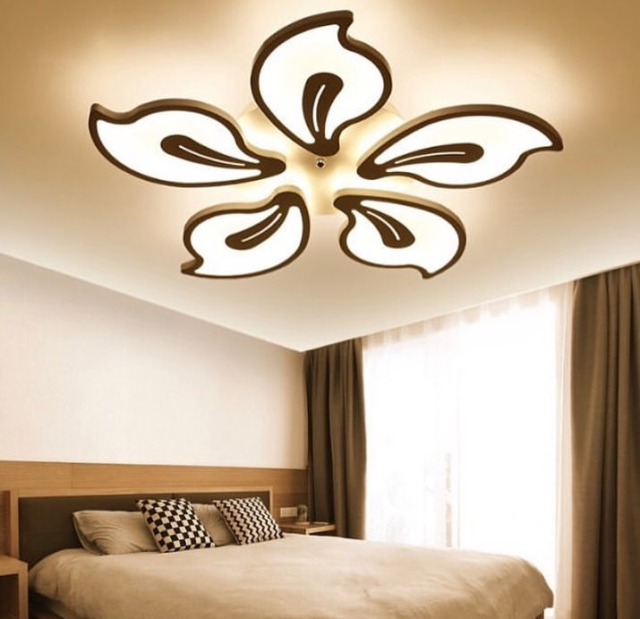 Люстры для спальни: фото, как выбрать, виды, размещение