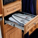 Гладильная доска встроенная в шкаф: фото и виды конструкций