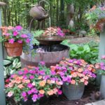 Преображение без вложений — декор садового участка из подручных материалов