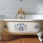 Можно ли устанавливать чугунную ванну на плитку